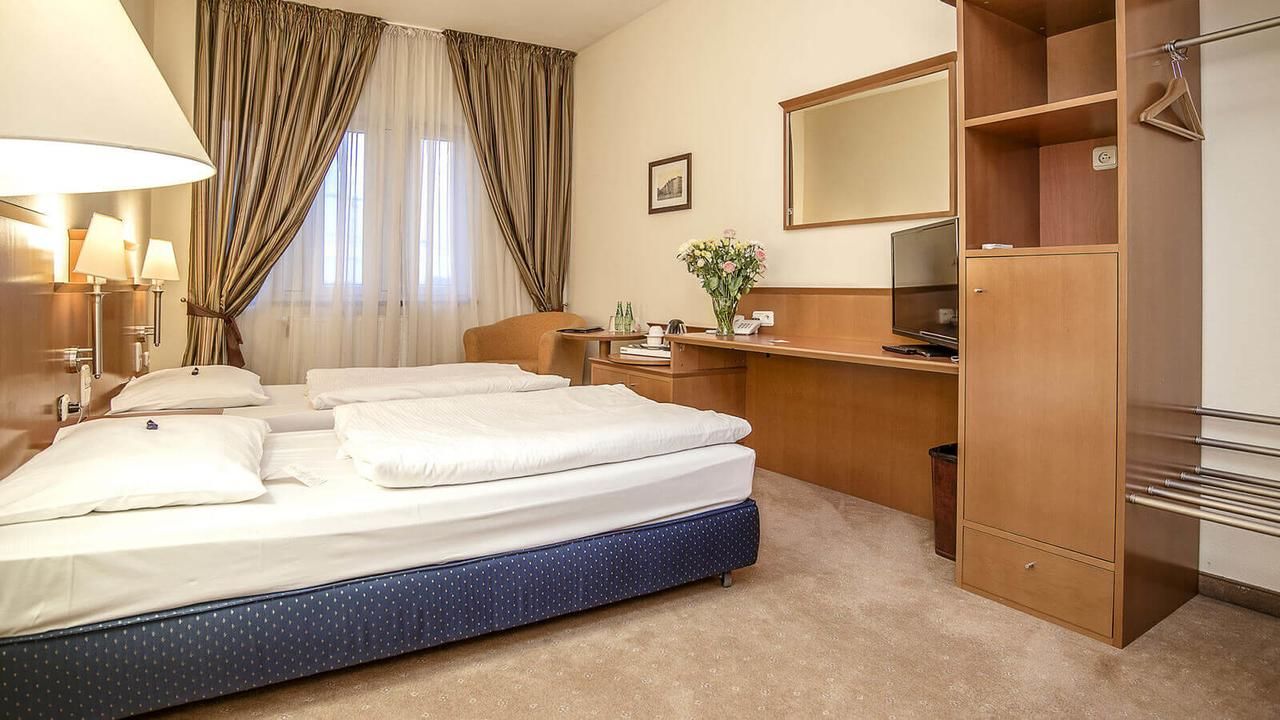 Отель Hotel Sofia Вроцлав